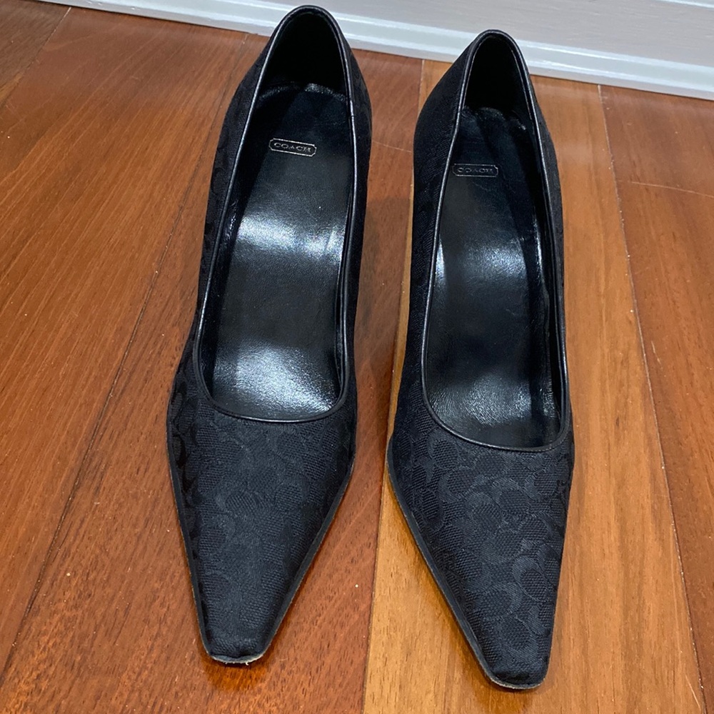 COACH SIGNITURE SHOES